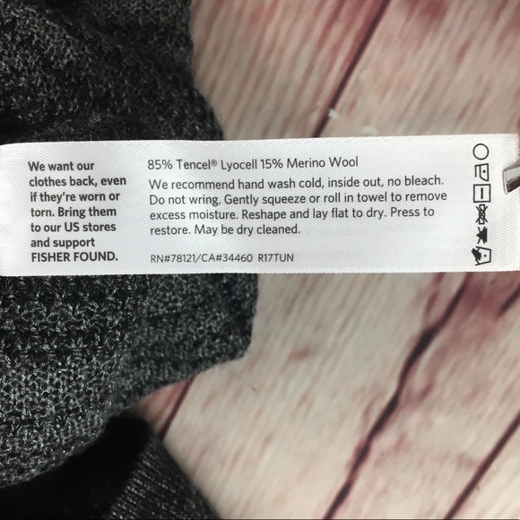 ⭐️NWT Eileen Fisher Sleek Tencel Merino cardigan - Picture 8 of 8